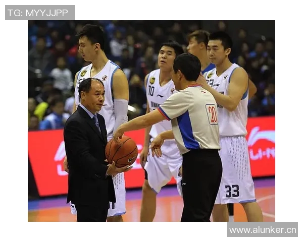 上海篮球队选拔赛表现分析与状态评估全面解读